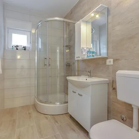 Veronique 2 Mit Whirlpool By Interhome アパート